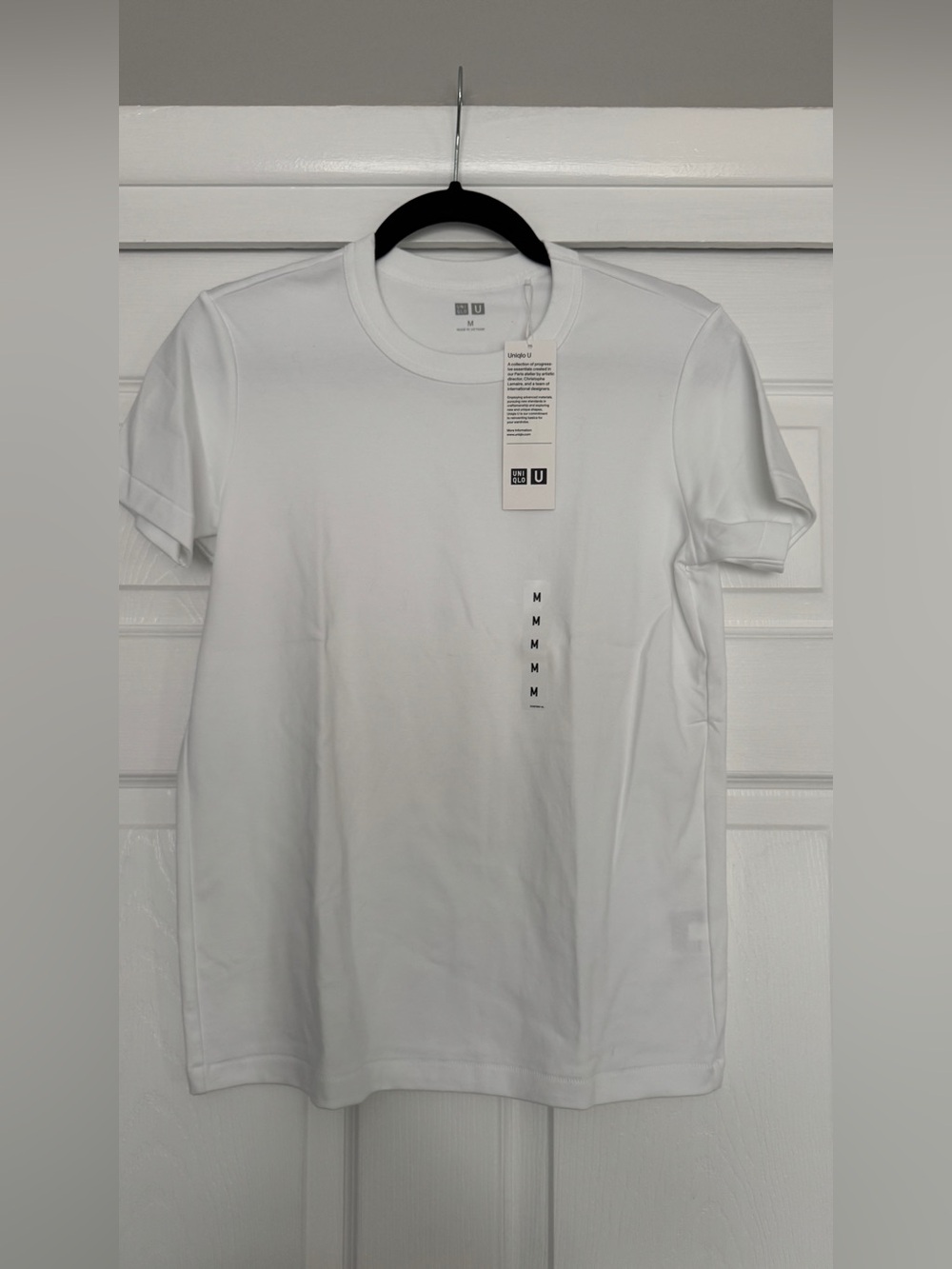 UNIQLO | Women's NWT white t-shirt MEDIUM